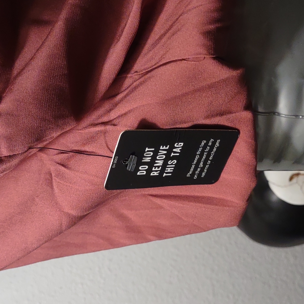 Satin V-neck dusty rose bodysuit size small - Picture 4 of 7